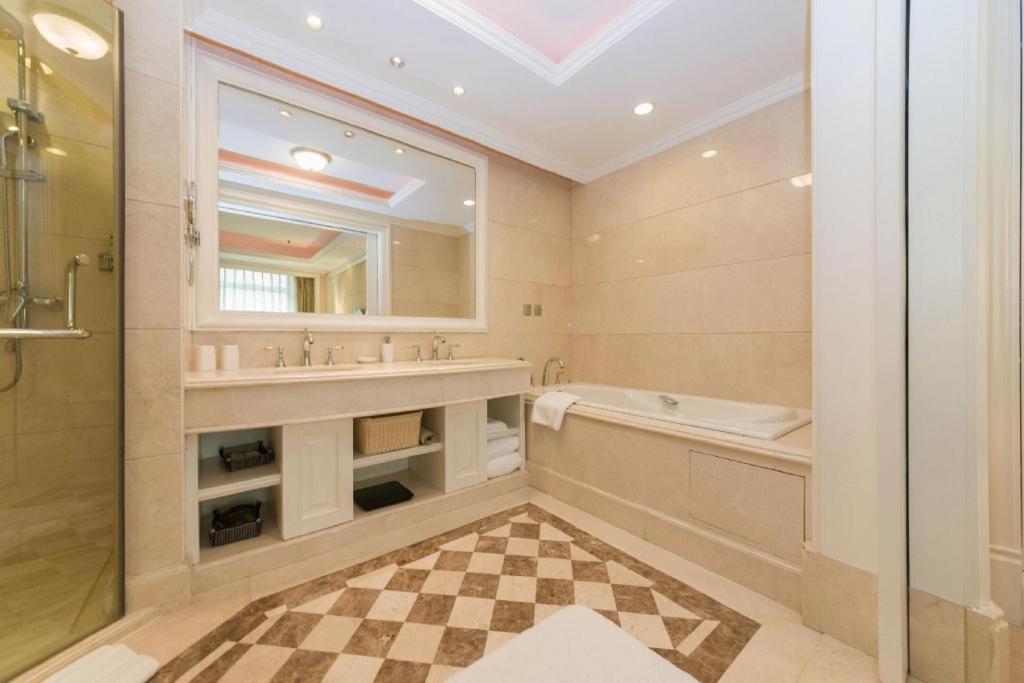 Dalian Liangyun Hotel Екстериор снимка