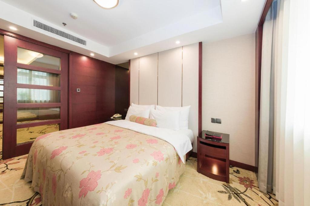Dalian Liangyun Hotel Екстериор снимка