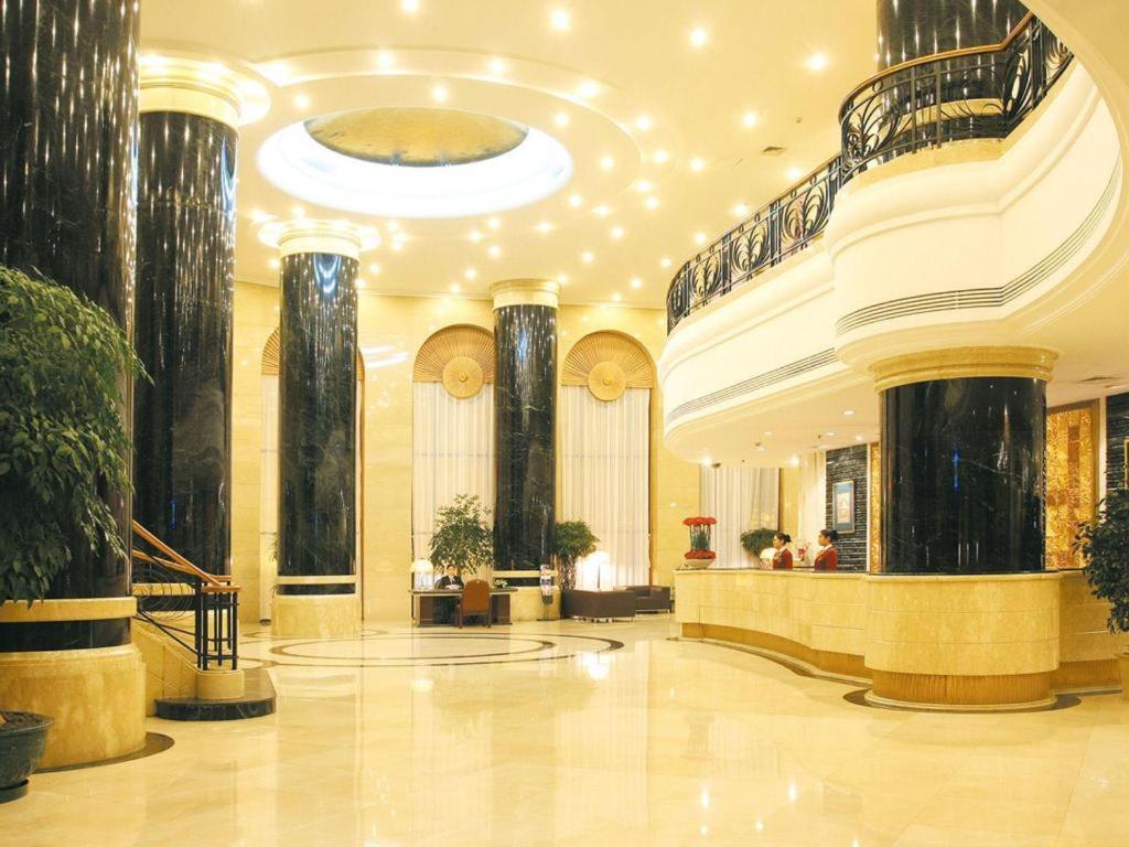 Dalian Liangyun Hotel Екстериор снимка